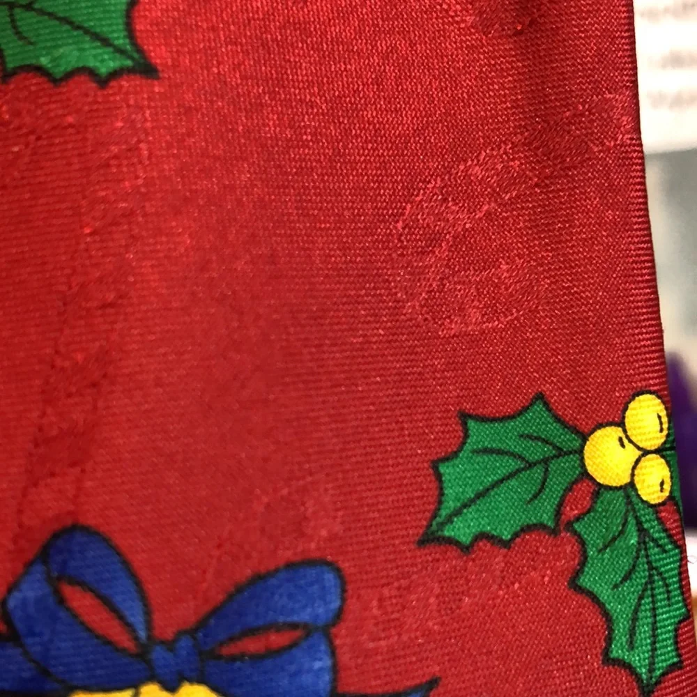 Vintage Jolly Holly Santa Claus Tie